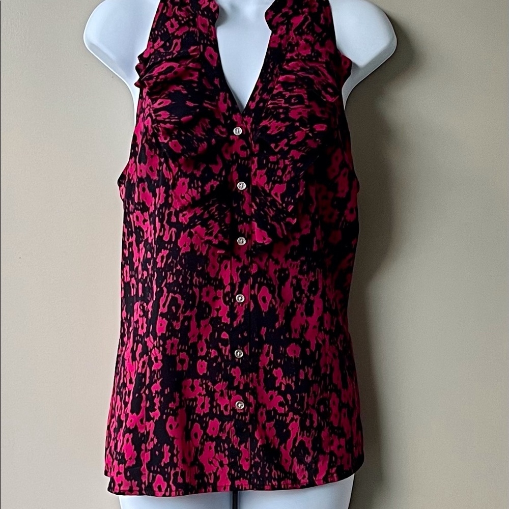 Sleeveless ruffled blouse